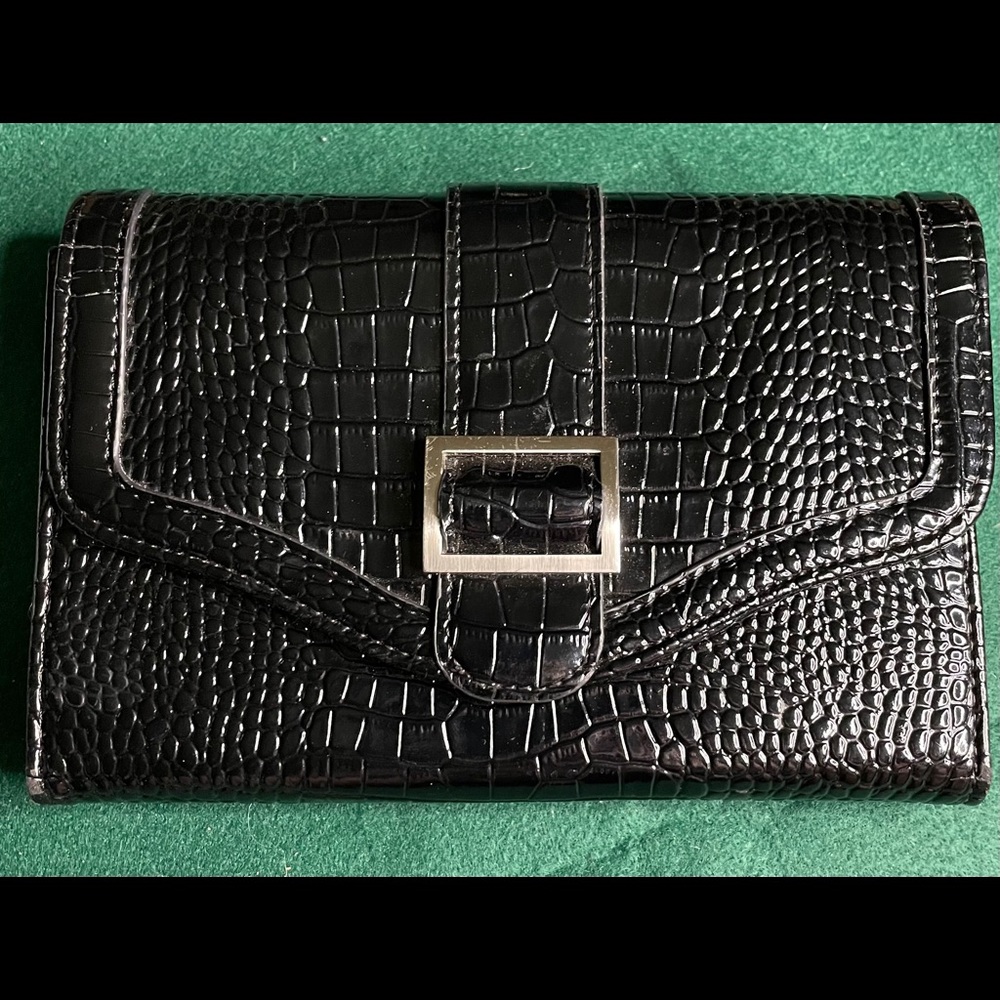 Gem Wallet is exactly that , A Gem ! NWT